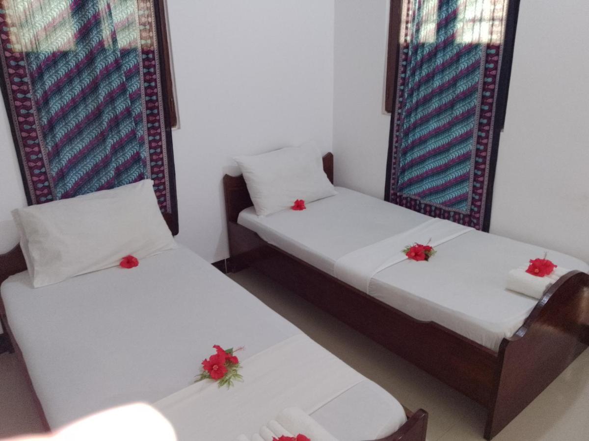 H & H Bungalows Nungwi Luaran gambar