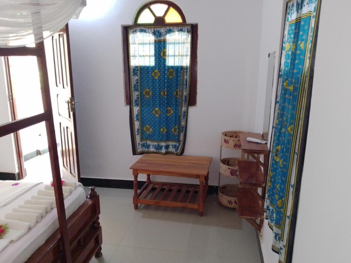H & H Bungalows Nungwi Luaran gambar