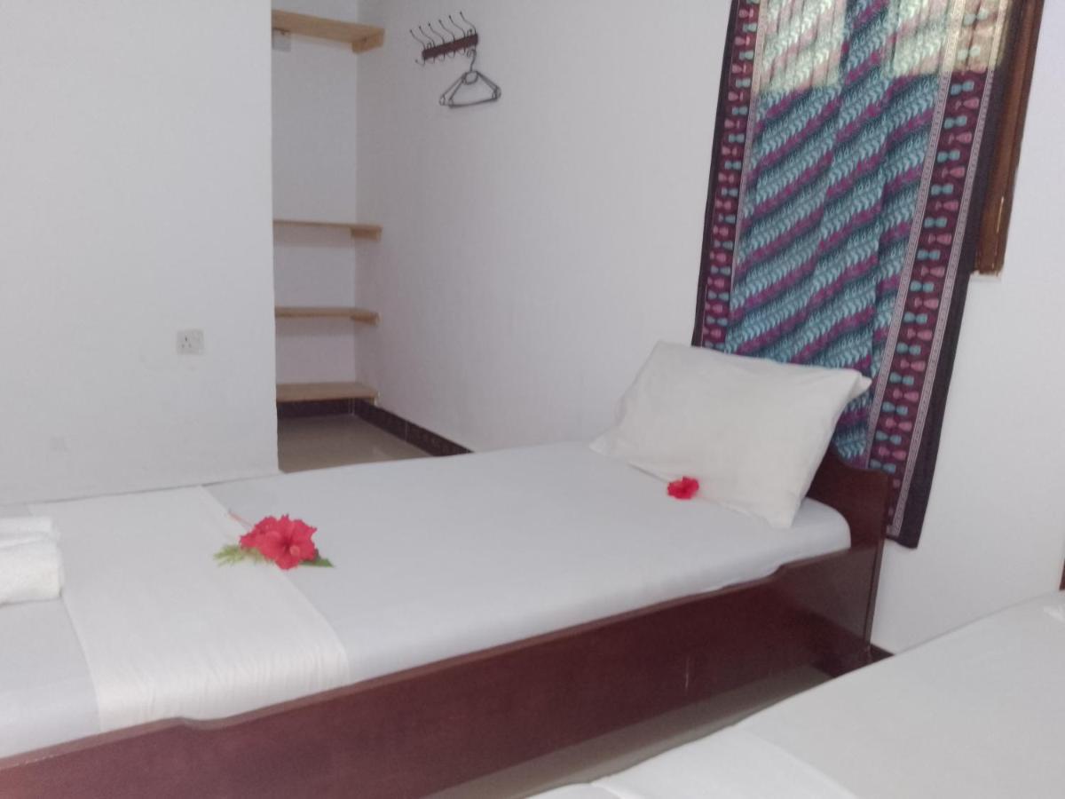H & H Bungalows Nungwi Luaran gambar